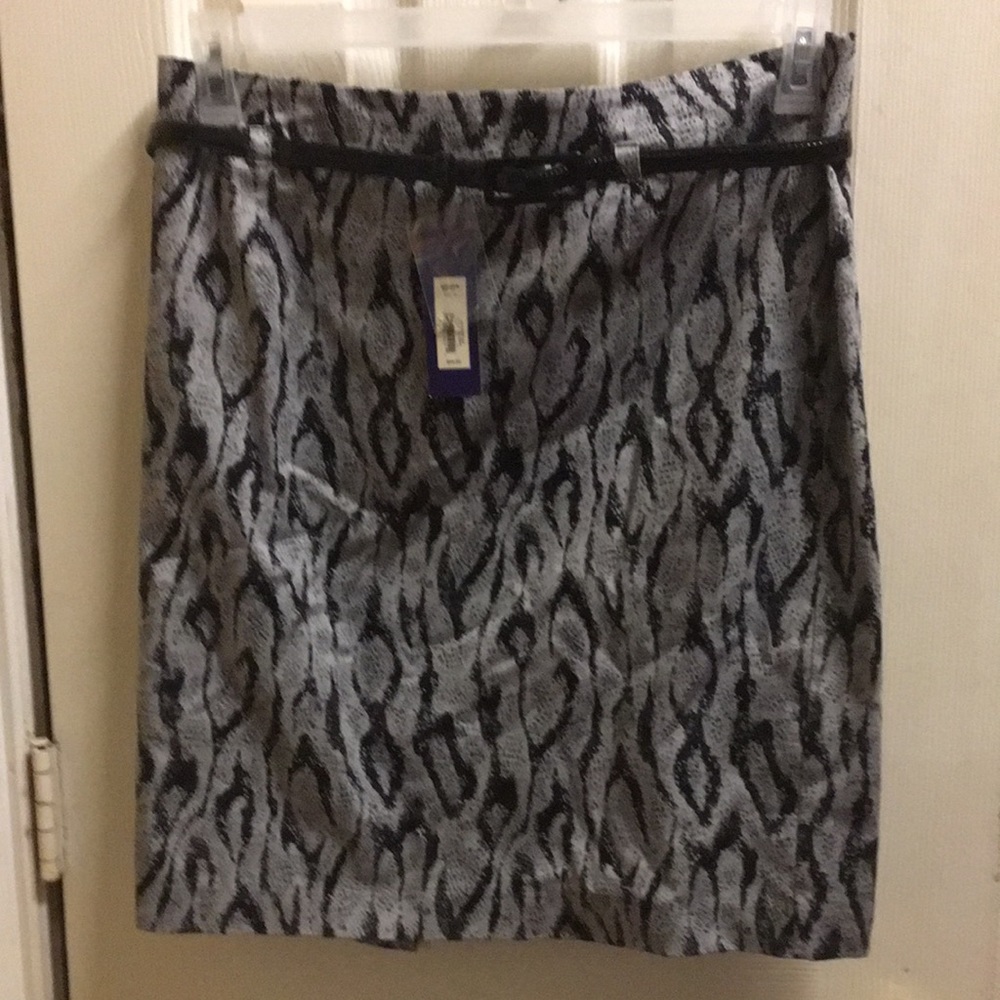 NWT- womens Apt. 9 skirt